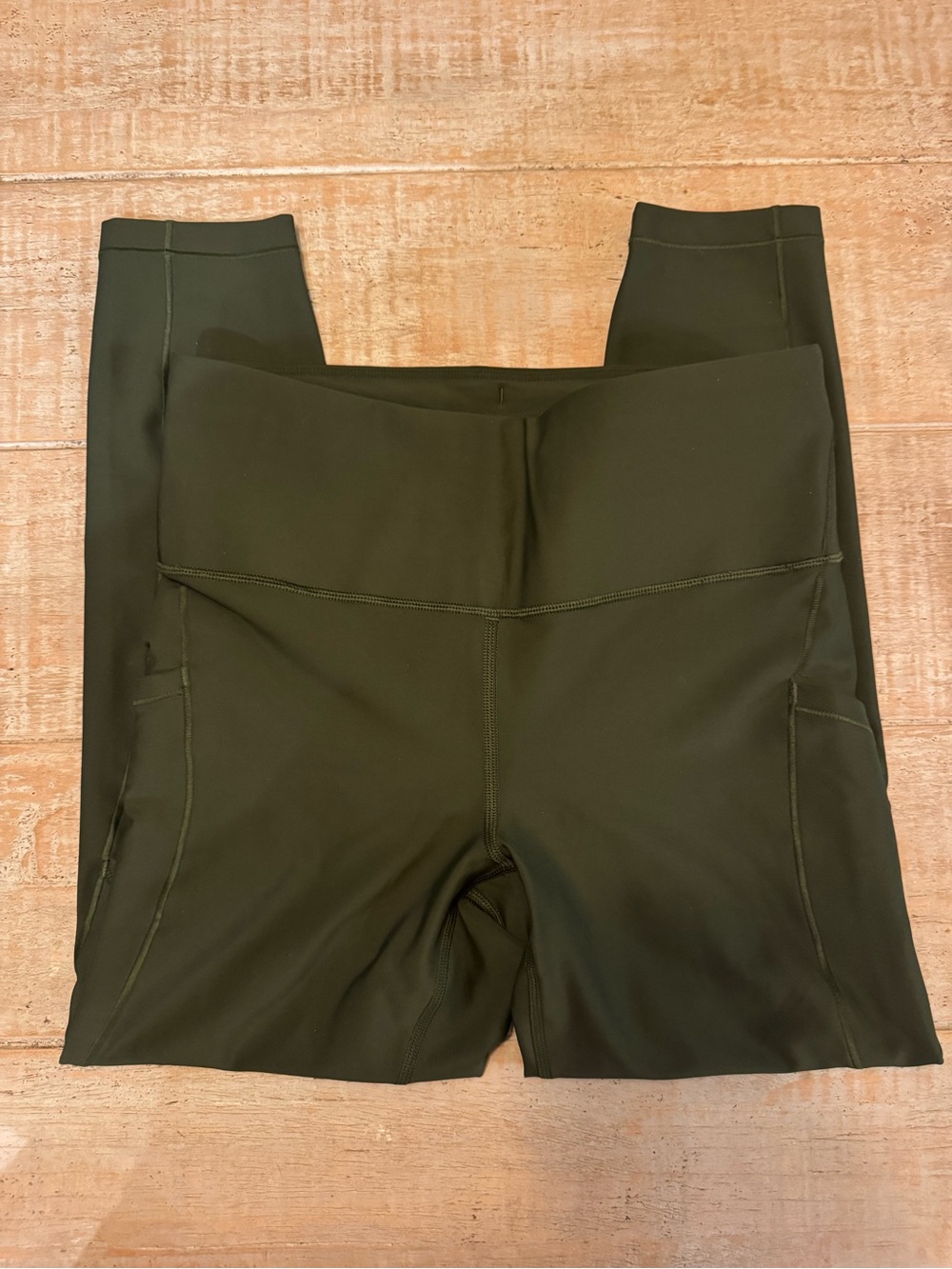 Athleta Salutation Stash High Rise Capri 7/8
